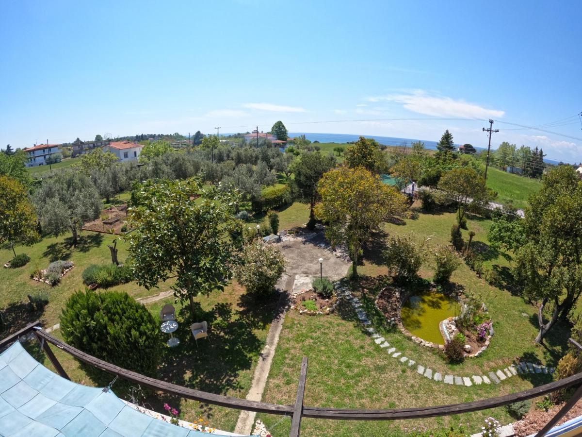 Pond And Pines, By Nice House By The Sea! Apartment Epanomi Exterior photo