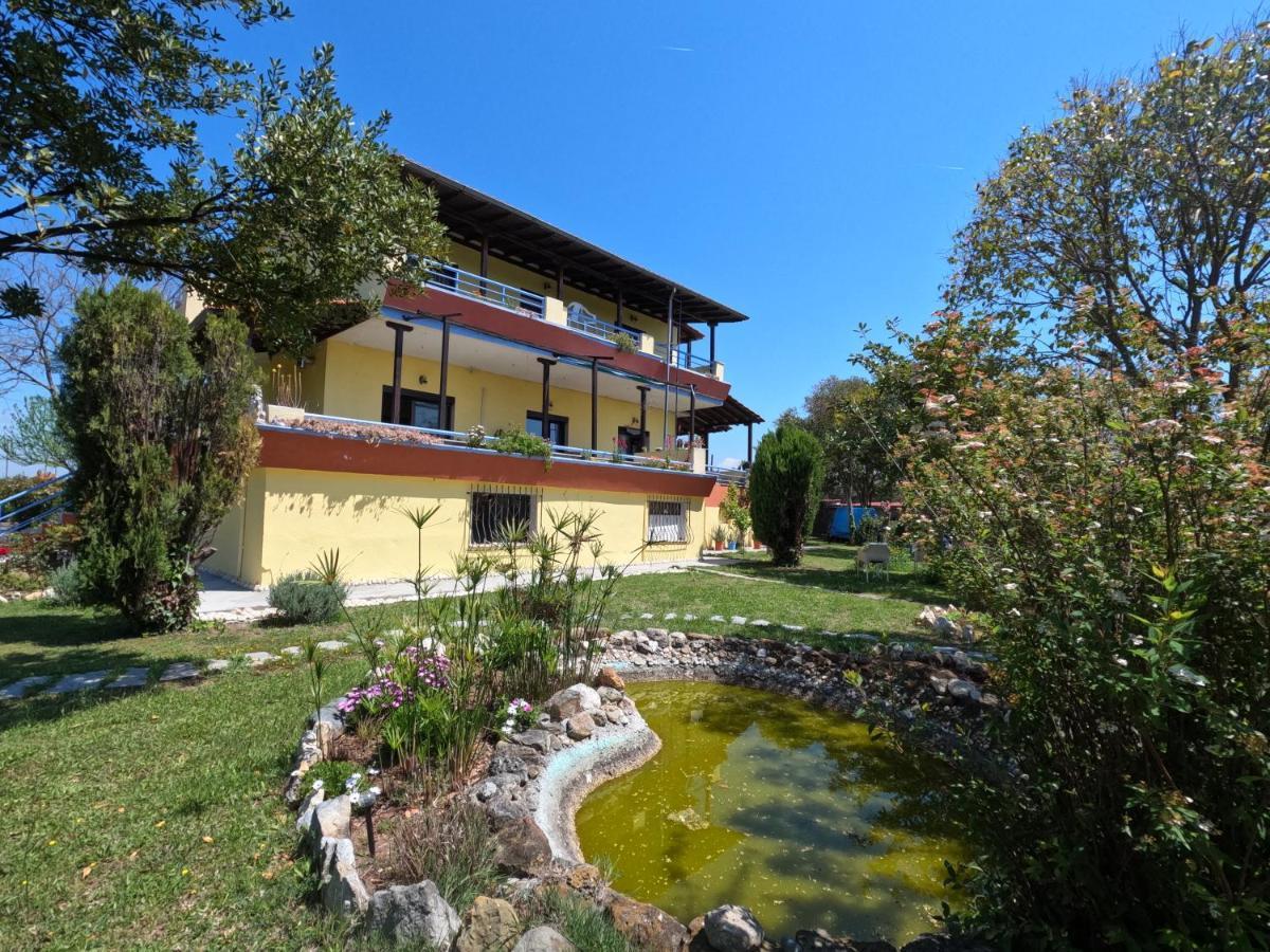 Pond And Pines, By Nice House By The Sea! Apartment Epanomi Exterior photo